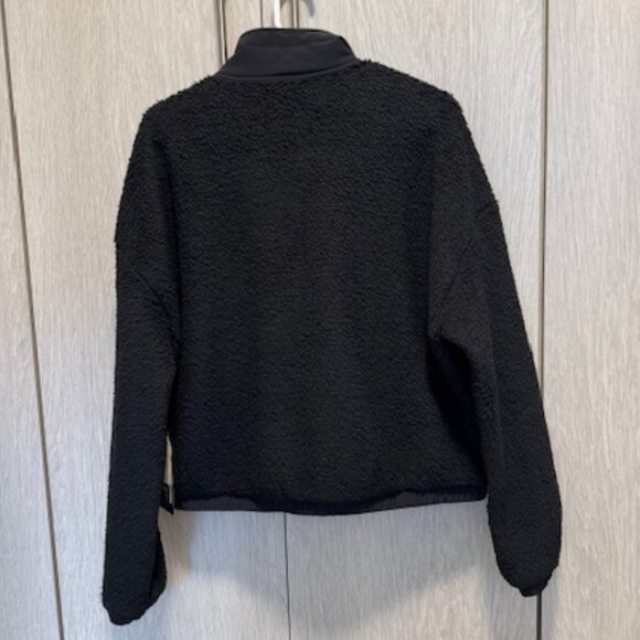 Vuori Cozy Sherpa Popover in Black Size Large - Picture 4 of 16